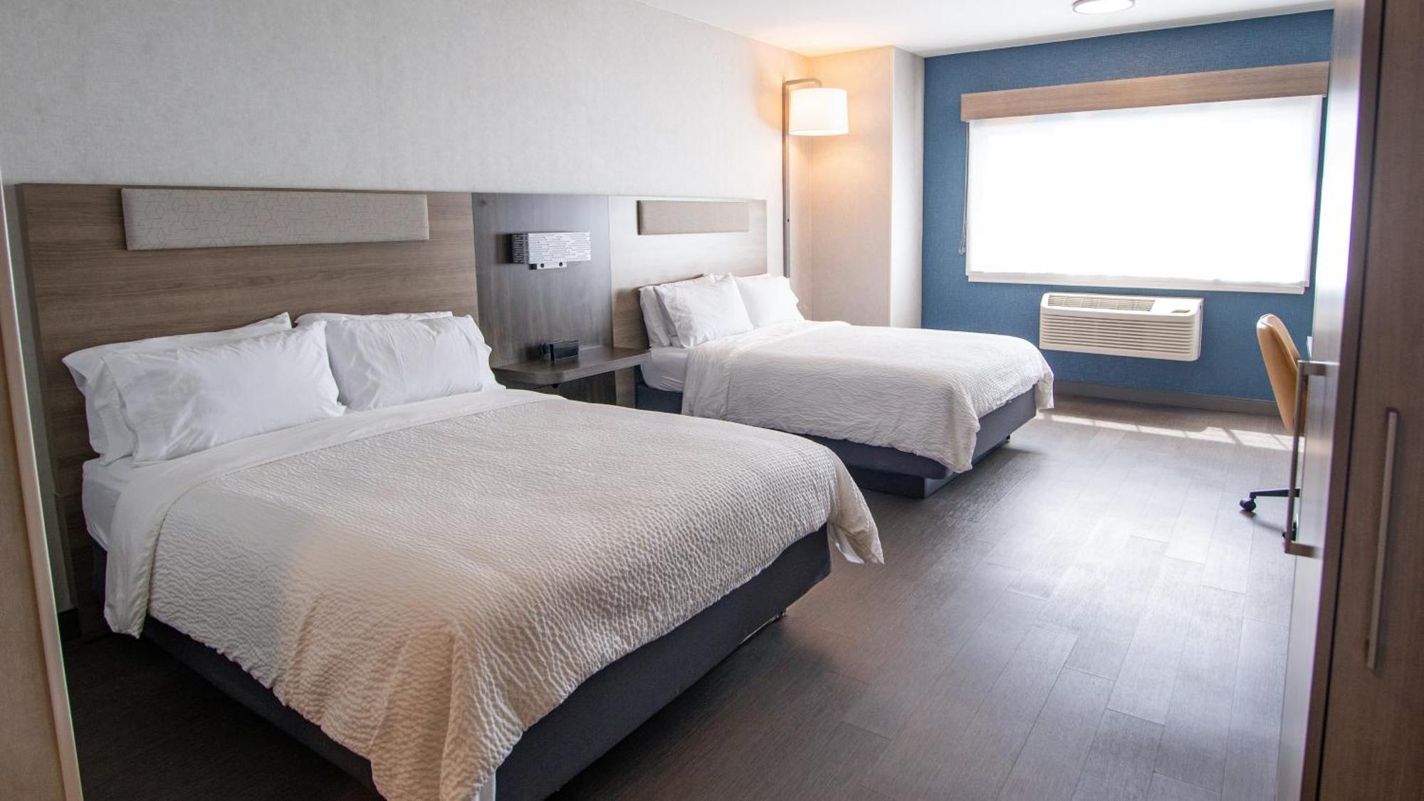 Hotel Holiday Express By Ihg 3*
