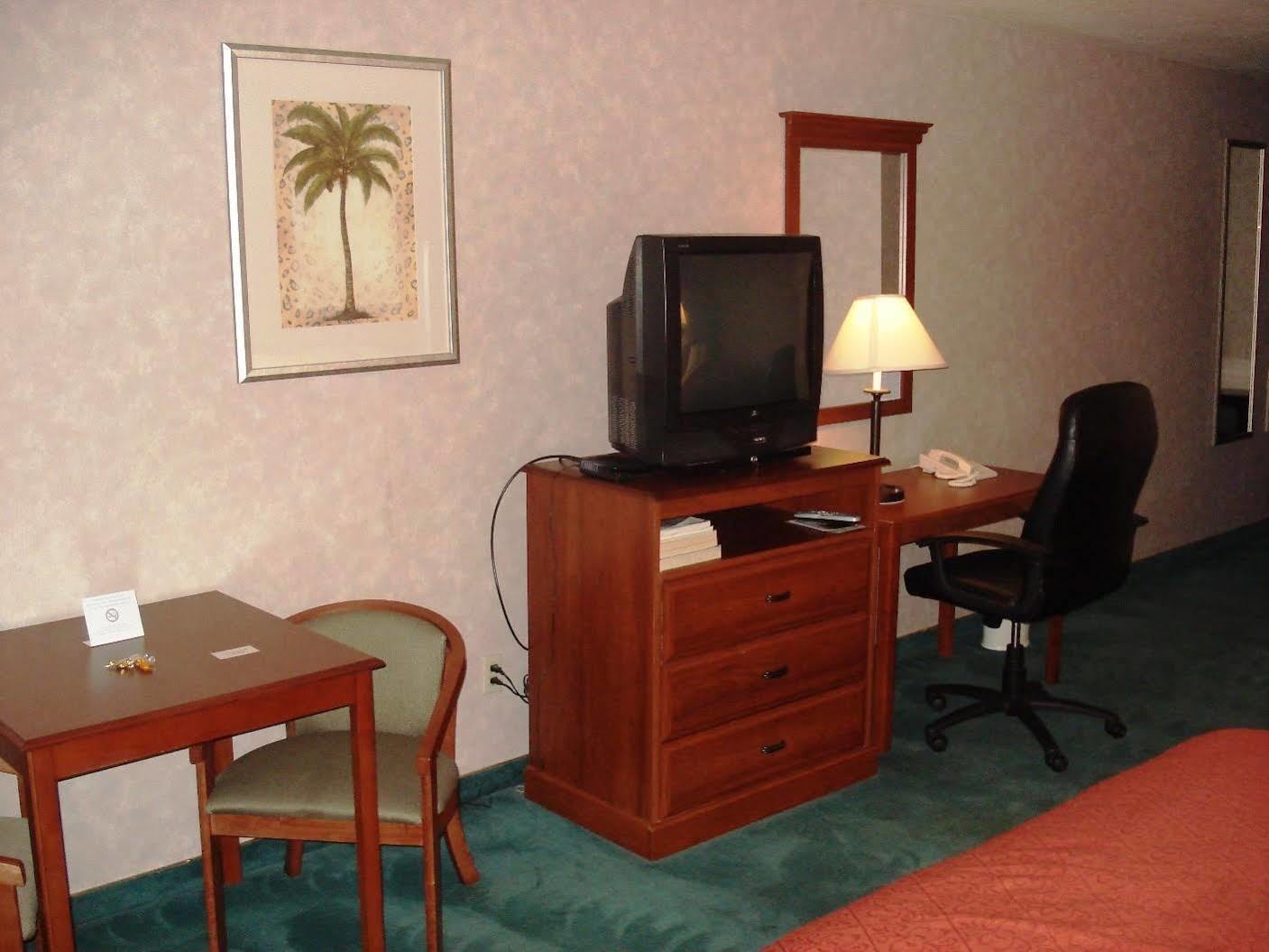 Holiday Express By Ihg 3* Oakdale